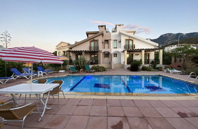 Family Villa W/Pool