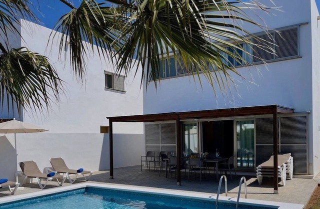FAMILY VILLA WITH 4 BEDROOMS, PRIVATE POOL