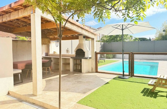 Family villa with pool 10min from MPL (train station and airport) and beaches