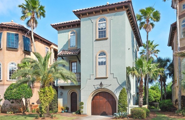 Fanta Sea~ 3Br/3Ba ~ Minutes to the beach ~ Private Home