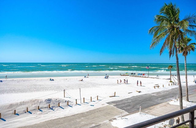 Fanta-Sea on the Beach by Beachside Management - 55 Beach Rd