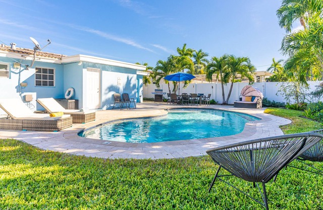 Fantastic 3 Bedrooms House with Pool 6 mins to Ocean