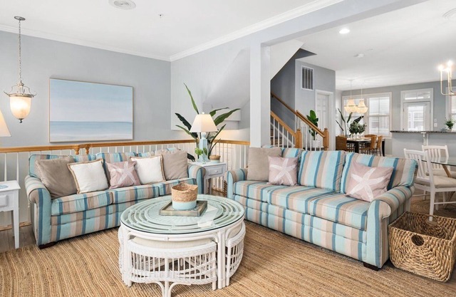 Fantastic 5 Bedroom Sunset Island Townhouse Freshly Decorated for 2022!