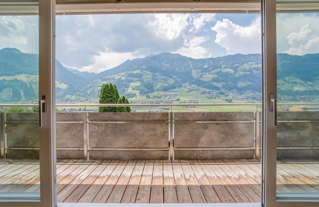 Fantastic group accommodation, 4km 2 the ski lift