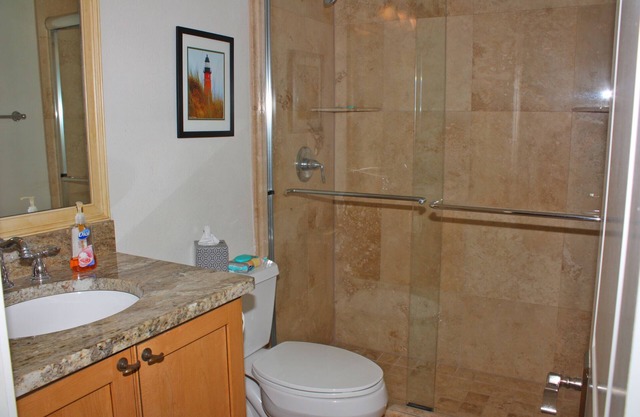 Fantastic Oceanfront three bedroom. Travertine floors, custom kitchen and bathrooms. Luxury Condo!