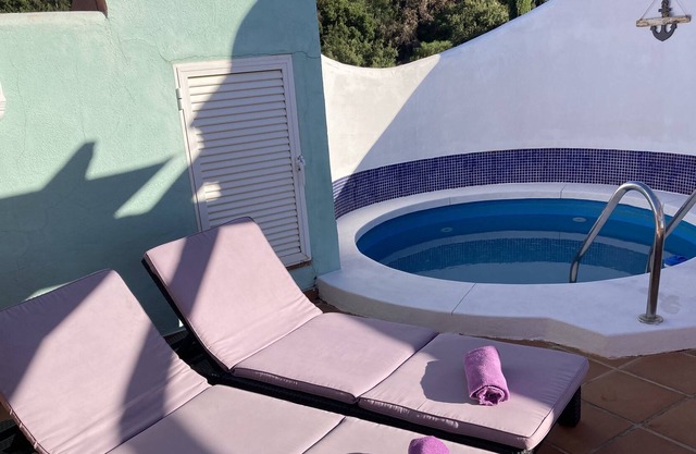Fantastic penthouse with sea views, golf and tennis at Marbella, Elviria Alta