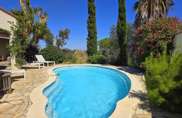 Fantastic villa with pool & view * 4 Stars rated by official Gites de France