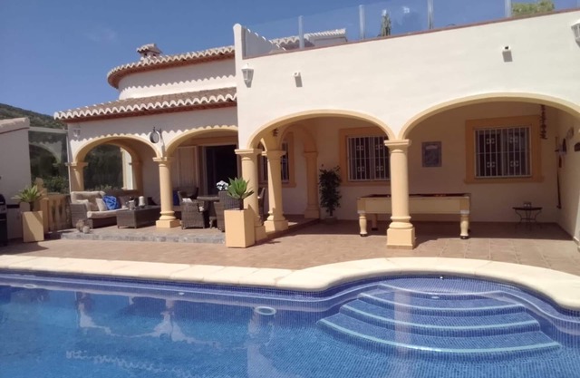 fantastic villa ,private heated pool, great views