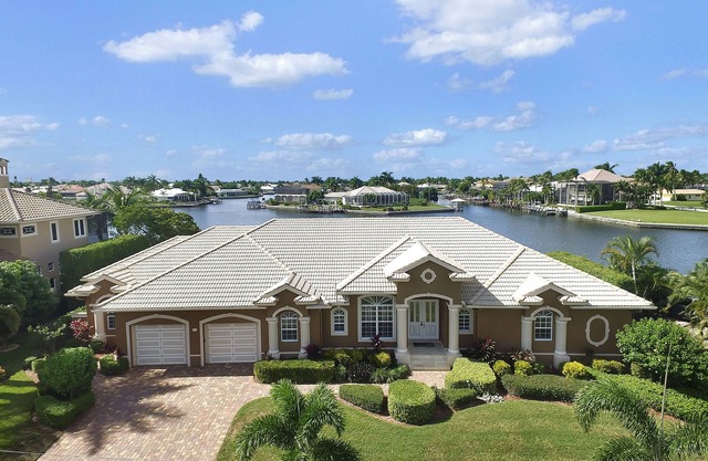 FANTASTIC WATERVIEW & SUNSETS