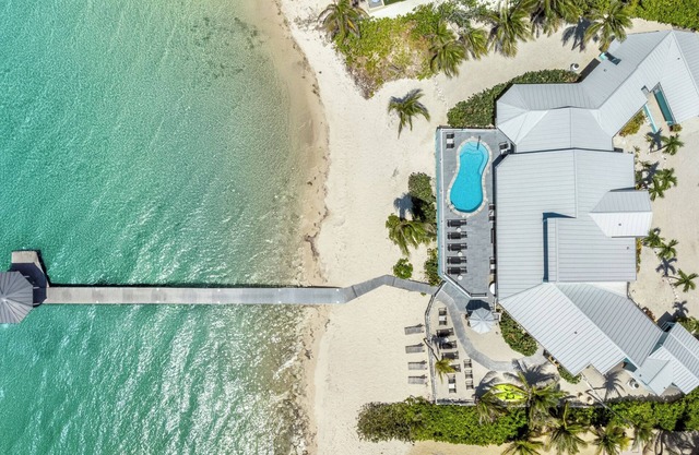 Far Tortuga: 20 Adults Single Level Beach Villa w/Heated Pool and Private Dock