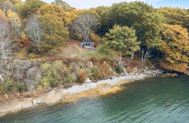 Farm House on the Medomak River, (Ocean). Perfect for families and couples too!!