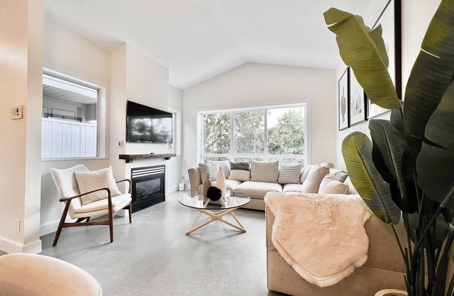 Farmhouse inspired townhome in downtown langley