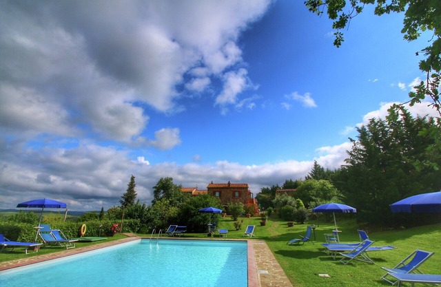 Farmhouse in Castiglione Dorcia