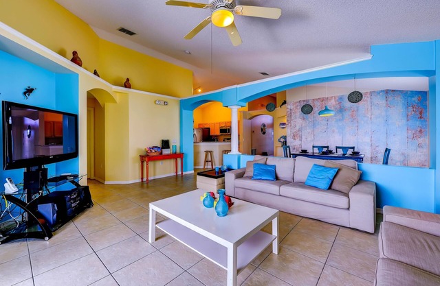 Fascinating Lake View with private pool and game-room, near Disney!