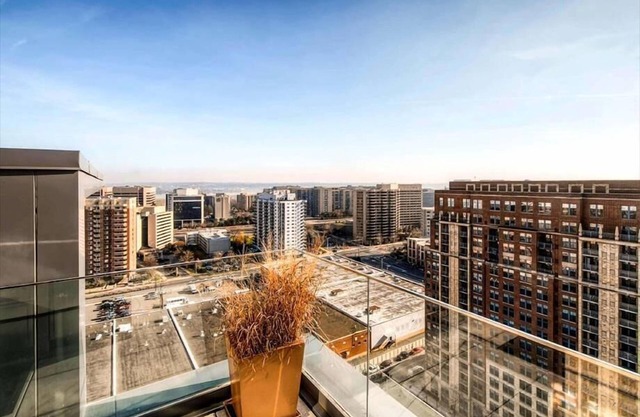 Fast Downtown DC Access! 2BR nr Pentagon Row | Grill, Spa & Pool