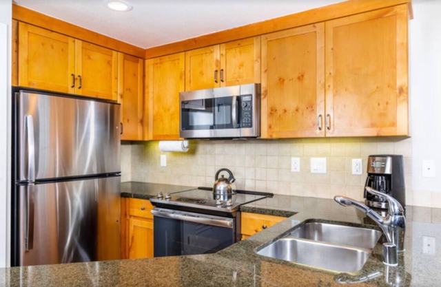 Feb. 7-10 SKI IN SKI OUT Cozy 1-bdrm resort villa with sofa bed base of heavenly