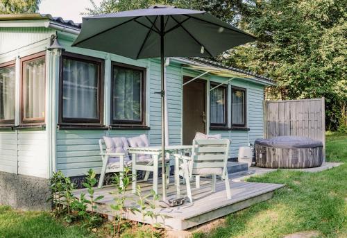 Ferienhäuser Insel Usedom Waldhaus 2 mit Whirlpool - Direkt am Achterwasser