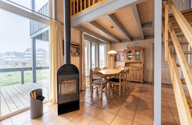 Ferienhaus mit Terrasse und Balkon