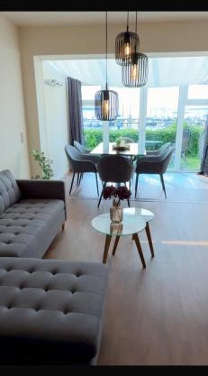 Ferienhaus Südblick am Meer in Breege, Meerblick von allen drei Etagen, Terrasse, Balkon, Sauna und Parkplatz