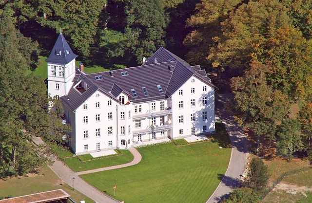 FeWo iim Jagdschloss Hohen Niendorf near Kuehlungsborn