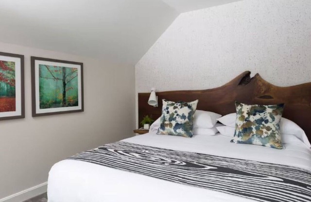Field Guide Lodge | Modern Escape Close to Slopes, Hikes & Dining
