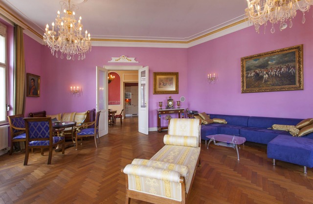 Filips Palace Luxurious Apartment