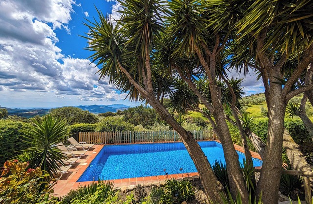 Finca Las Chozas Antequera, rural house with private pool