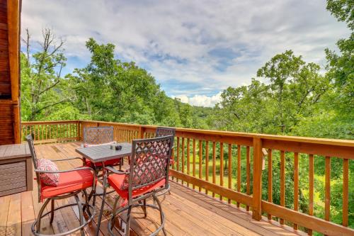 Fire Pit, Game Room and Mtn Views Cabin in Harrison