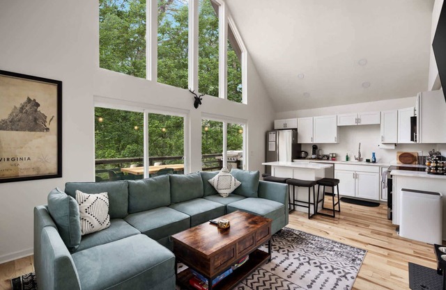 Fireplace, Grill, Games & Dogs near Bryce Resort