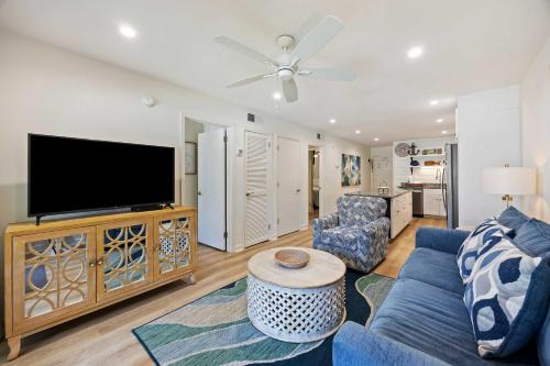 First Floor Villa Tranquil Getaway by the Sound