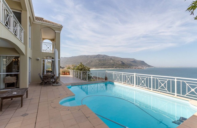 Fish Hoek Echo Bay