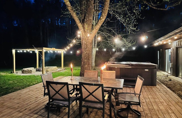FISHING, FIREWOOD/FISHING POLES PROVIDED,Trails, firepit, 100 acres