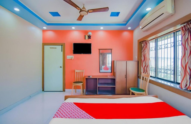 Flagship Binayak Banquet & Ac Guest House Near Acropolis Mall