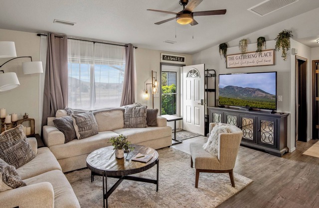 Flagstaff Retreat w/ Game Room & Acreage