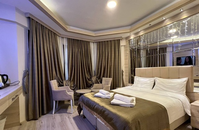 FLASH HOTEL