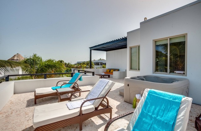 Flash Sale! Villa w/Infinity Pool, Private Jacuzzi & Al Fresco Dining