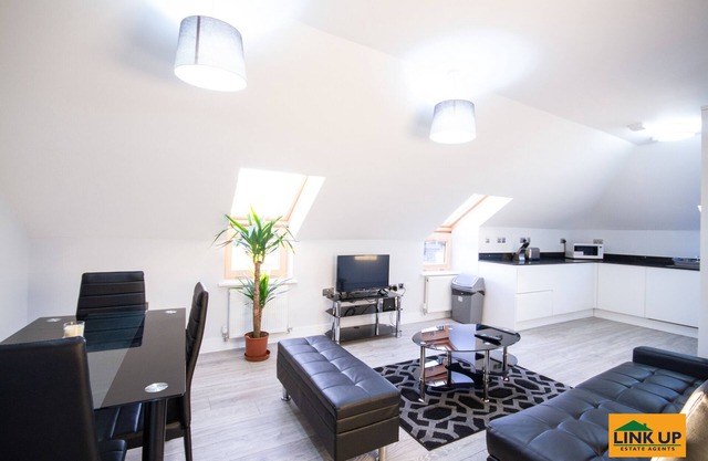 Flat 6, Holden Court