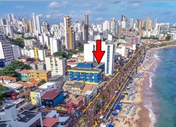 Flat encantador beira mar na Barra . Em frente a praia! No Circuito do Carnaval de Salvador!