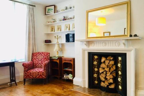 Flat - Sleeps 2 - Parking - Patio