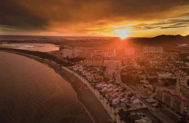 FLAT WITH AWESOME VIEWS - PLAYA HONDA