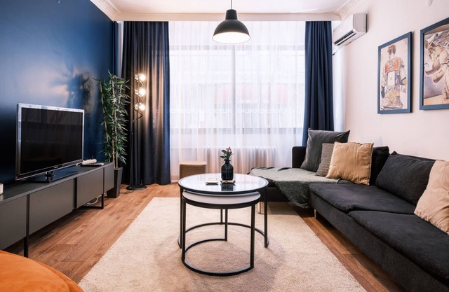 Flat with Closed Balcony 5 min to Citys Nisantasi