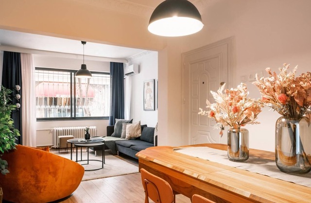 Flat with Closed Balcony 5 min to Citys Nisantasi