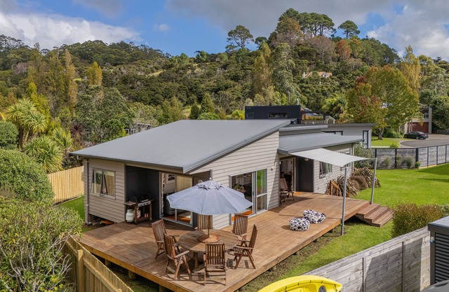 Flaxmill Haven - Cooks Beach Holiday Home