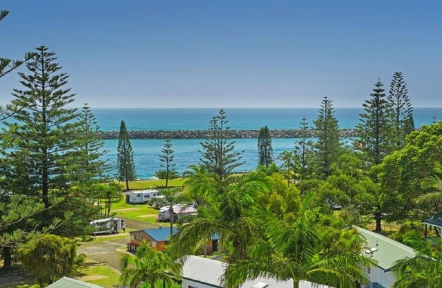 Flightdeck 301 - Hastings River & Break wall Views