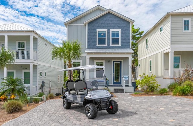 Flipper's Retreat - 455 Dolphin Dr