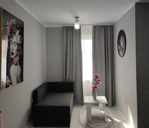 Flora Apartment