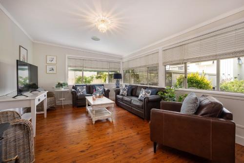 Flora Cottage