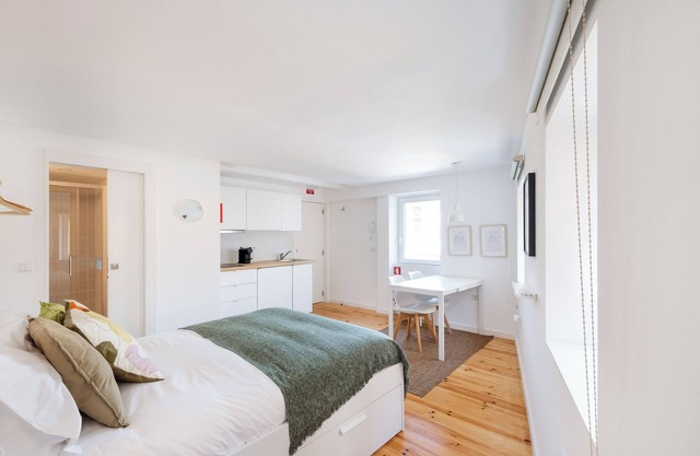 Flora4 Flora Apartments, Studio on 2nd Floor