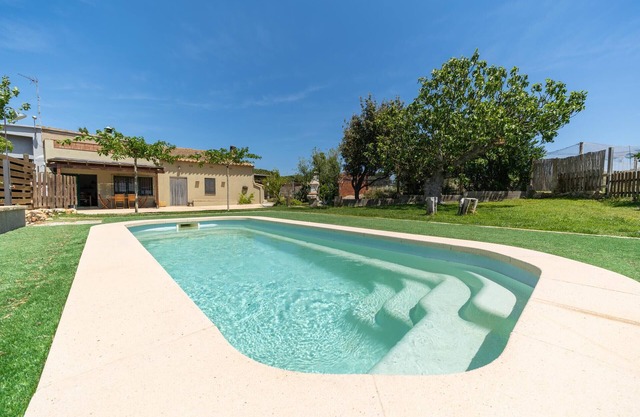 Florence: Rustic style house, surrounded by nature