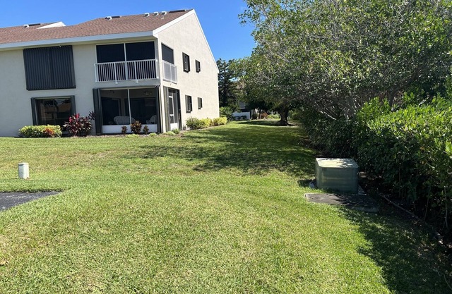 Florida Bliss on N Hutchinson Island with Pool, River and Beach Access